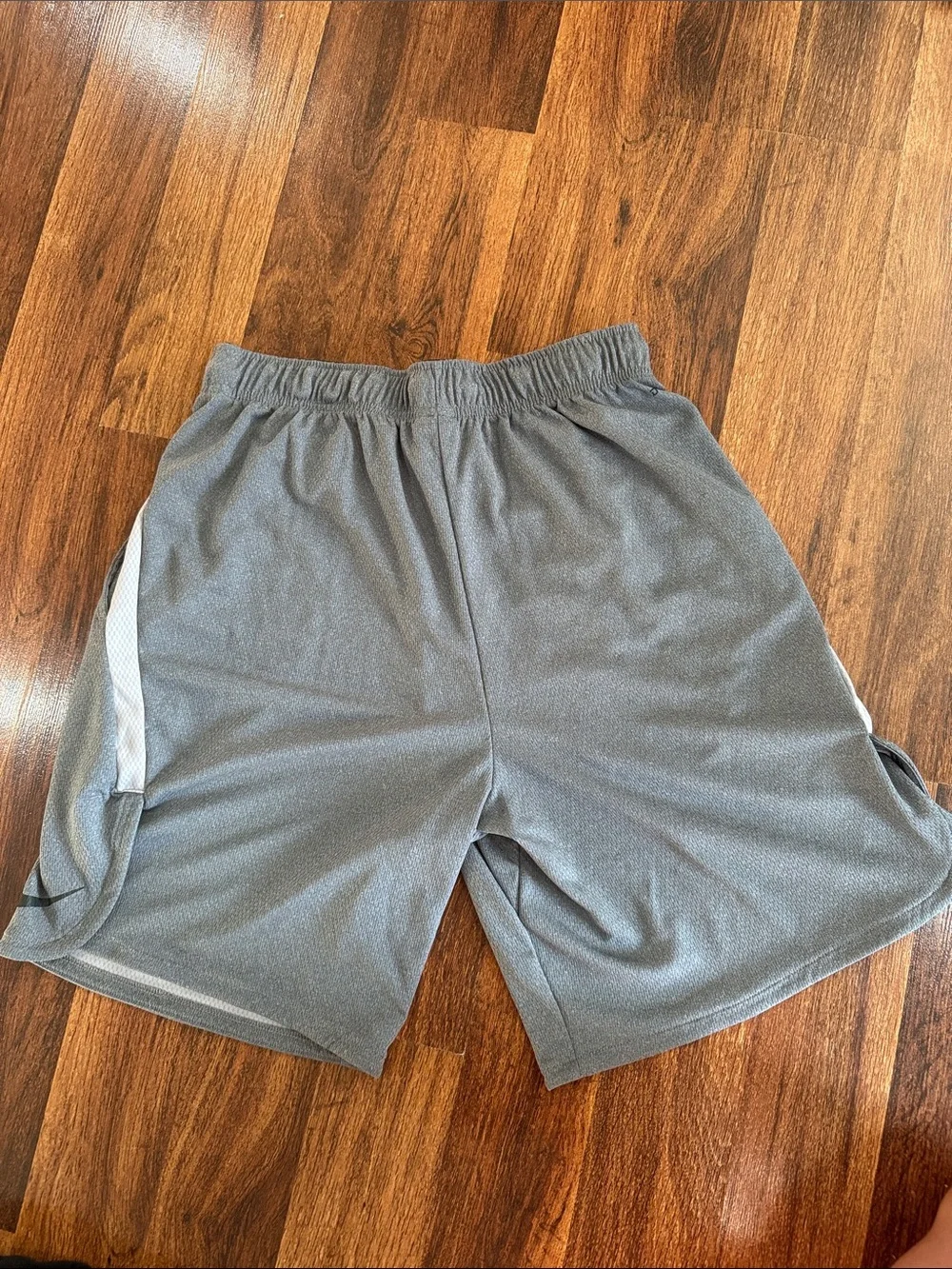 Nike Large Men's Gray Athletic Shorts